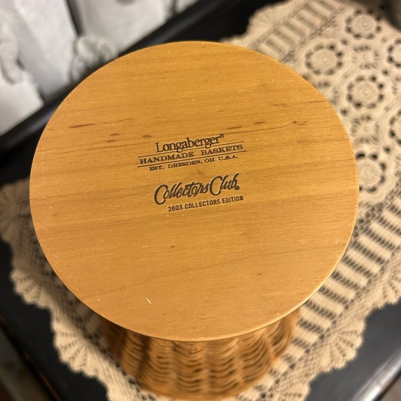 Longaberger Collectors Club Woven Basket Vase - Picture 3 of 3